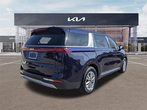 2023 Kia Carnival LX