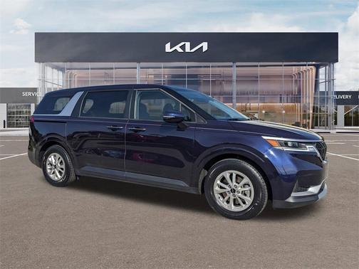 2023 Kia Carnival LX