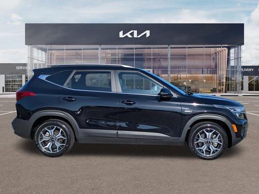 Cherry Black 2023 Kia Seltos EX