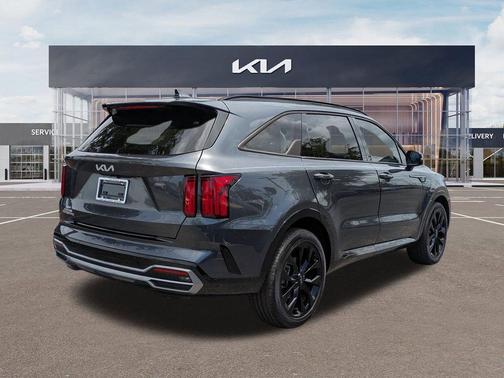 Gray 2023 Kia Sorento SX