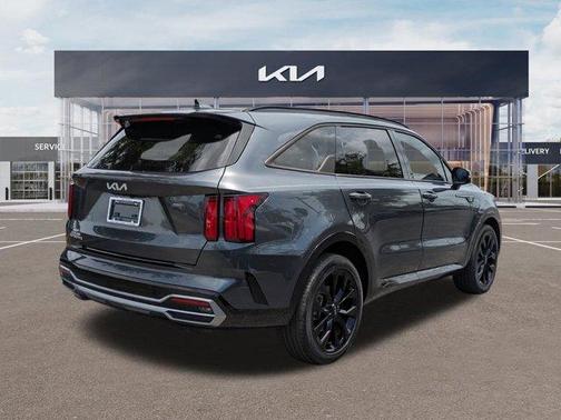 Gray 2023 Kia Sorento SX