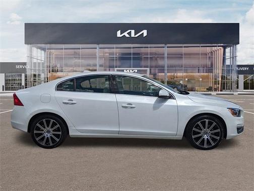 2018 Volvo S60 T5 Inscription Platinum