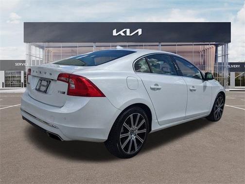 2018 Volvo S60 T5 Inscription Platinum