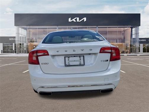 2018 Volvo S60 T5 Inscription Platinum
