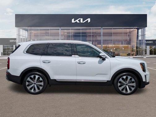 Glacial White Pearl 2022 Kia Telluride S