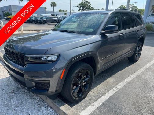 Metallic 2022 Jeep Grand Cherokee L Laredo