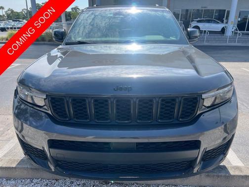 Metallic 2022 Jeep Grand Cherokee L Laredo