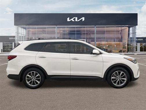 2018 Hyundai SANTA FE SE