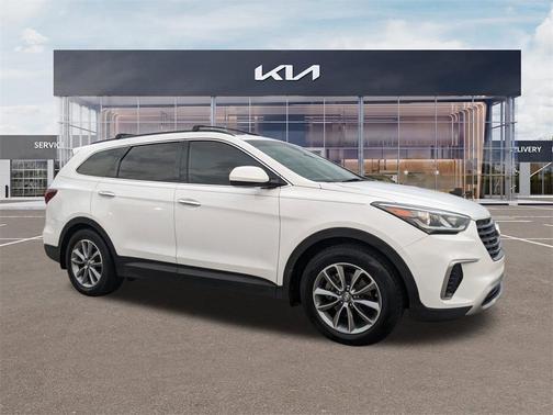 2018 Hyundai SANTA FE SE