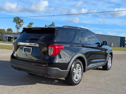Black 2021 Ford Explorer XLT