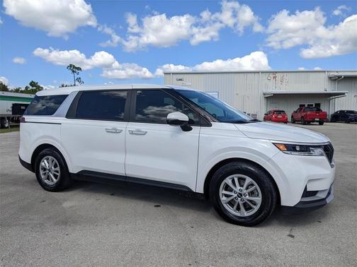 2022 Kia Carnival LXS