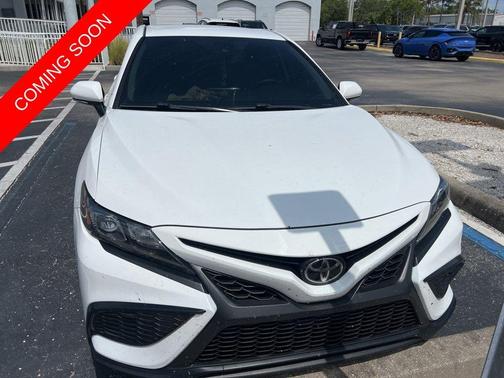 Ice 2024 Toyota Camry SE