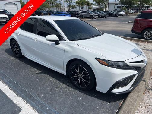 Ice 2024 Toyota Camry SE