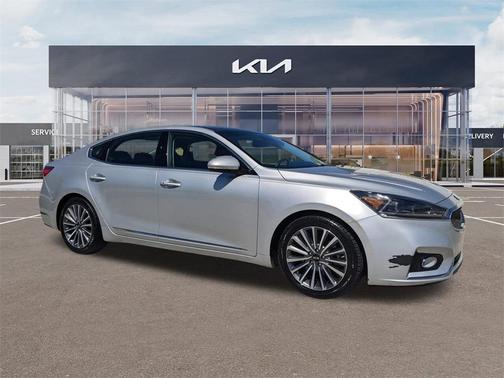2017 Kia Cadenza Premium