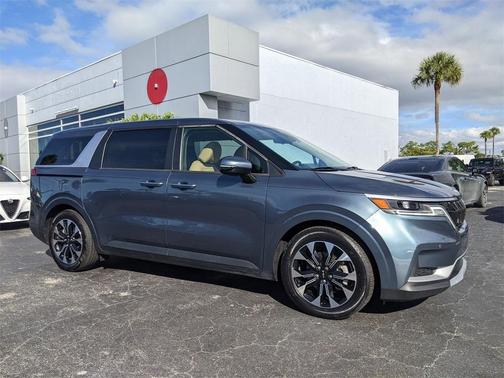 2024 Kia Carnival EX