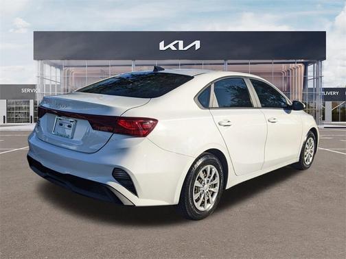2022 Kia Forte FE