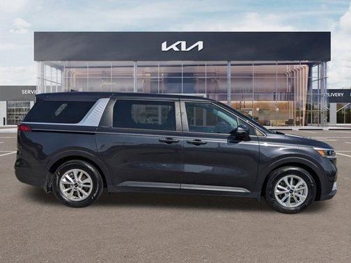 2023 Kia Carnival LX