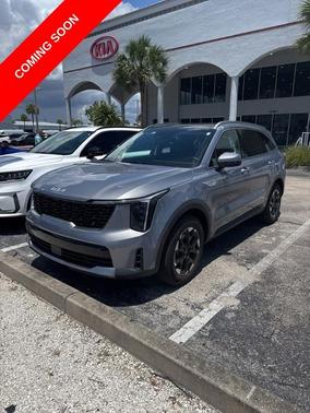 Everlasting Silver 2024 Kia Sorento S