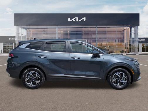 Gravity Gray 2025 Kia Sportage LX