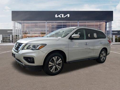 2019 Nissan Pathfinder SV