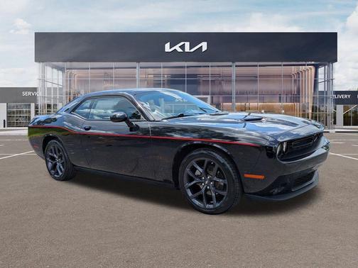 Pitch Black Clearcoat 2023 Dodge Challenger SXT