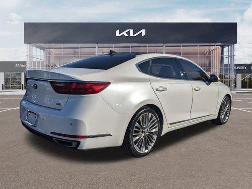 2019 Kia Cadenza SX Limited