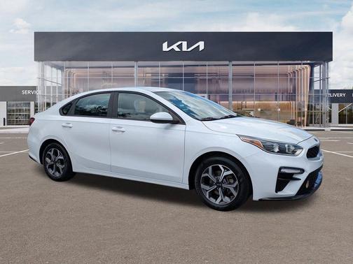 Snow White Pearl 2021 Kia Forte LXS