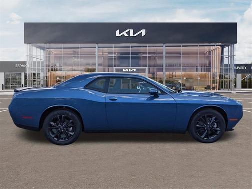 2022 Dodge Challenger SXT