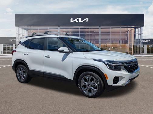 Snow White Pearl 2024 Kia Seltos S