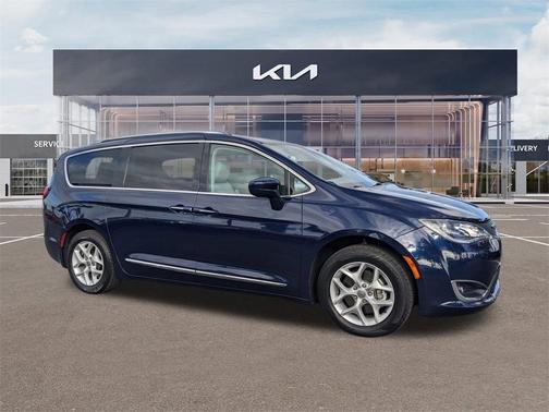 2018 Chrysler Pacifica Touring-L Plus