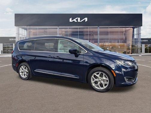 2018 Chrysler Pacifica Touring-L Plus