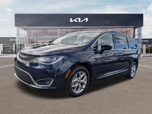2018 Chrysler Pacifica Touring-L Plus