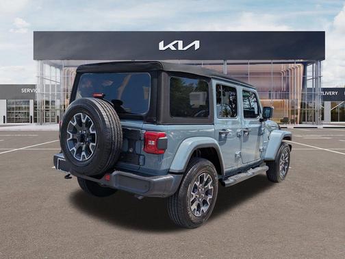 Anvil Clearcoat 2024 Jeep Wrangler Sahara