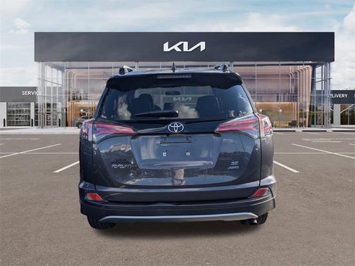 2016 Toyota RAV4 SE