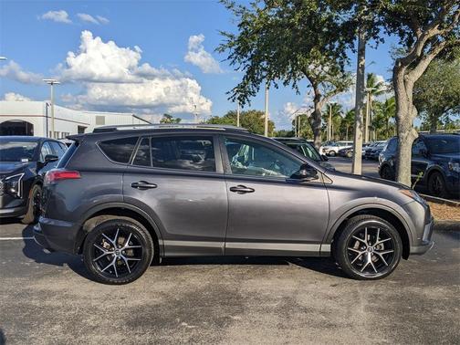 2016 Toyota RAV4 SE