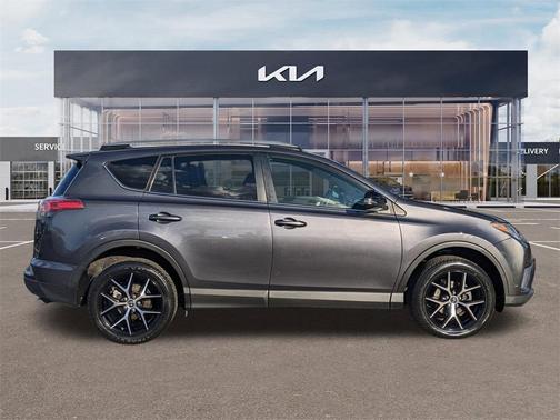 2016 Toyota RAV4 SE