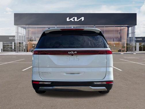 Snow White Pearl 2024 Kia Carnival SX