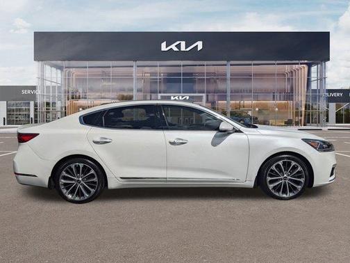 2019 Kia Cadenza Technology