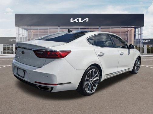 2019 Kia Cadenza Technology