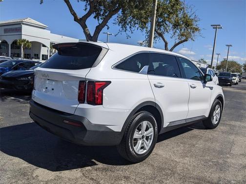 2023 Kia Sorento LX