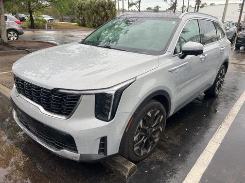 Wolf Gray 2024 Kia Sorento SX