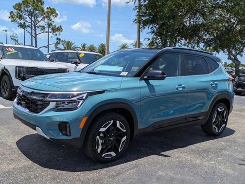 Blue / Black 2026 Kia Seltos SX