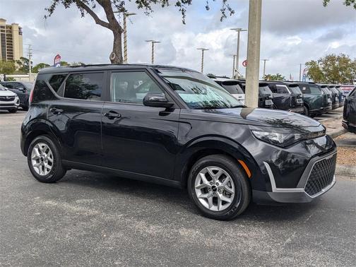 2023 Kia Soul LX