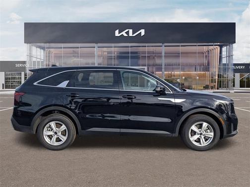 2025 Kia Sorento LX