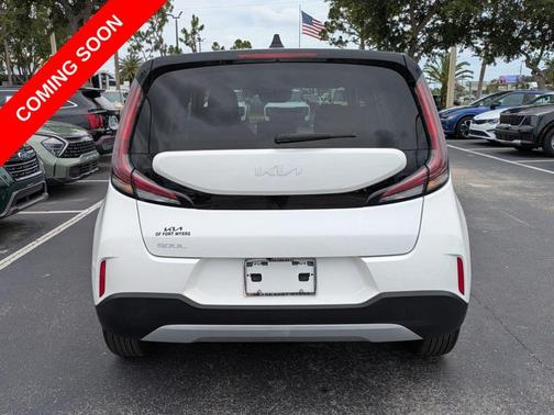 Snow White Pearl 2023 Kia Soul LX