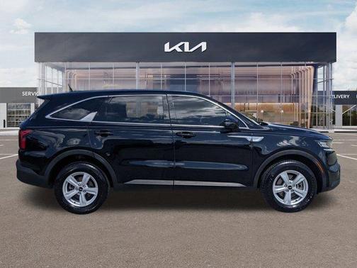 2022 Kia Sorento LX