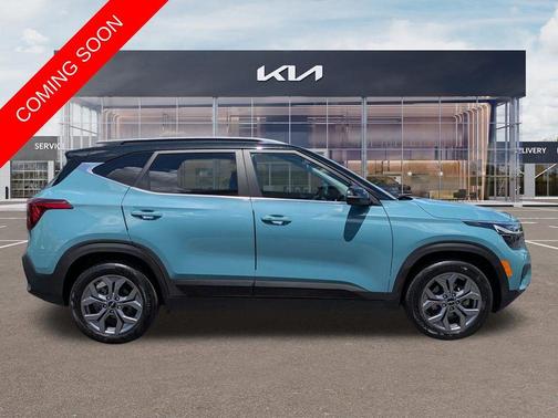Blue / Black 2024 Kia Seltos S