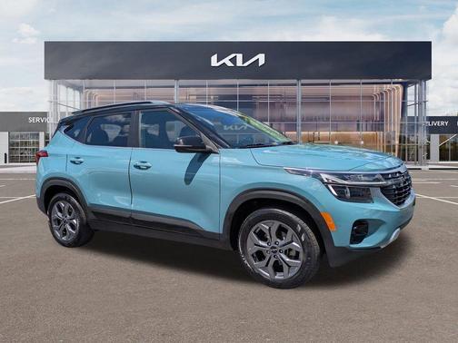 Blue / Black 2024 Kia Seltos S