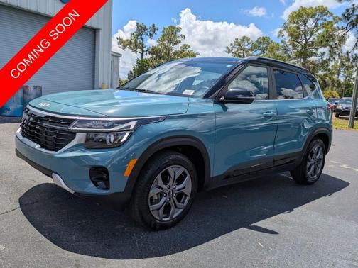 Blue / Black 2024 Kia Seltos S