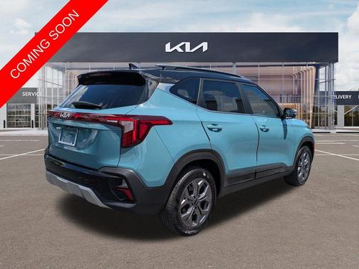 Blue / Black 2024 Kia Seltos S